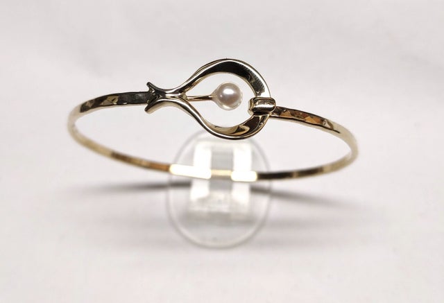 Little silver hotsell shop button bracelet